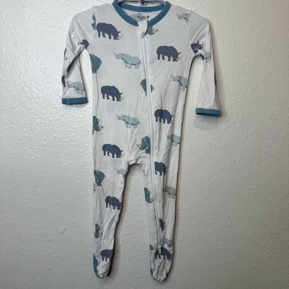 Kyte Baby Rhino Rhinoceros Footed Zip Up Sleeper Size 6-12 Months